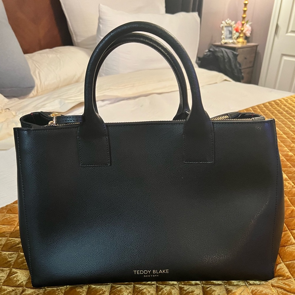 Teddy Blake 15” Palmelatto black/red leather handbag. LIKE NEW